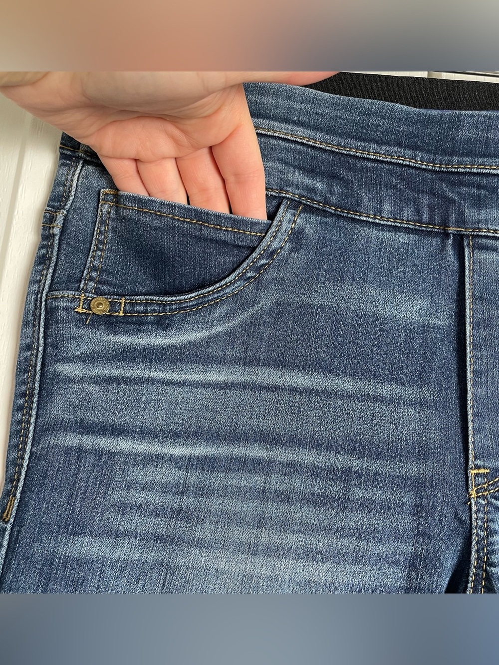 Democracy Ab Solution Pull On Glider Ankle Jeans Women’s 2 Blue Medium Wash - Picture 3 of 11